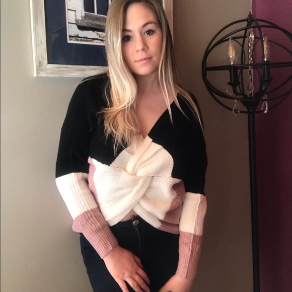 •THE LINDSEY• Twist Back Sweater - Picture 3 of 8